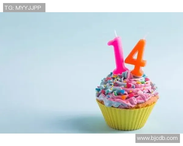 庆祝足球明星的8寸蛋糕完美呈现甜蜜与激情的结合