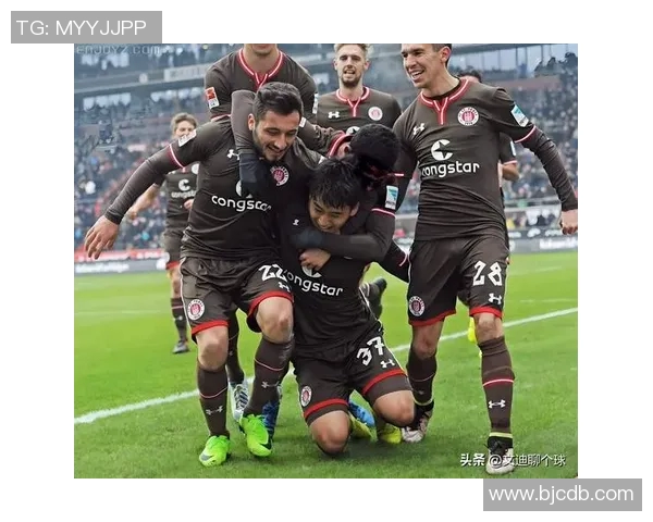 2018年越南杯平阳队与河内队激战成名的精彩对决回顾