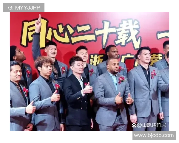 篮球明星西装下大巴的背后故事与赛场之外的精彩人生 篮球明星西装下大巴的背后故事与赛场之外的精彩人生